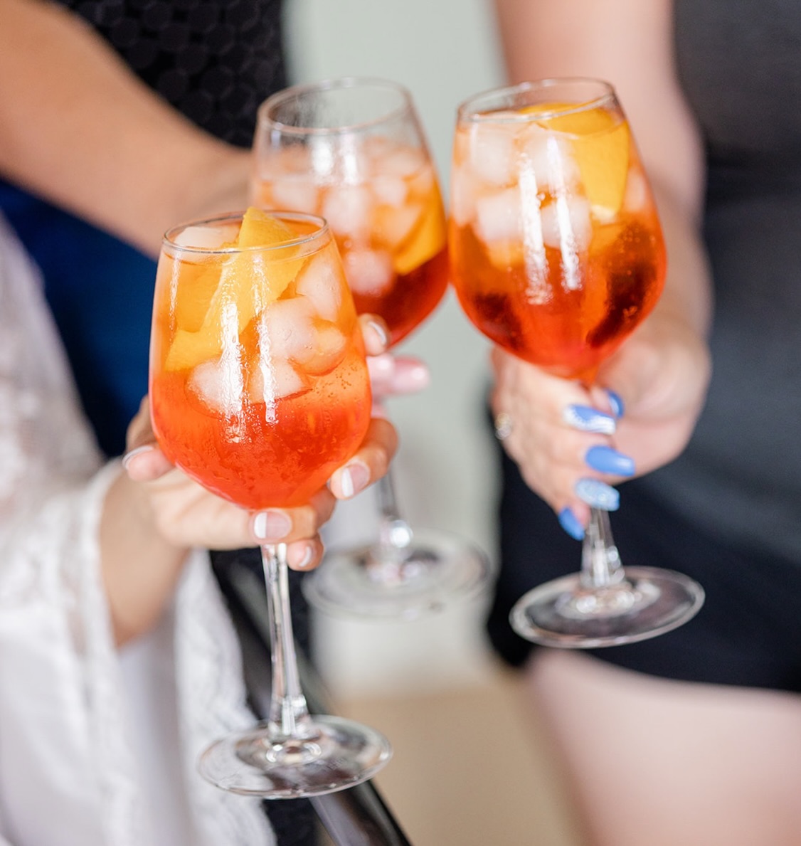 There’s something about December that always brings me back to the night Adriano asked me to marry him. It was simple, at home, and completely us.
It wasn’t a grand gesture. It was a quiet yes that changed everything. 💍
⠀⠀⠀⠀⠀⠀⠀⠀⠀
The best “yes” isn’t the fancy one, it’s the one that feels true to you. ✨