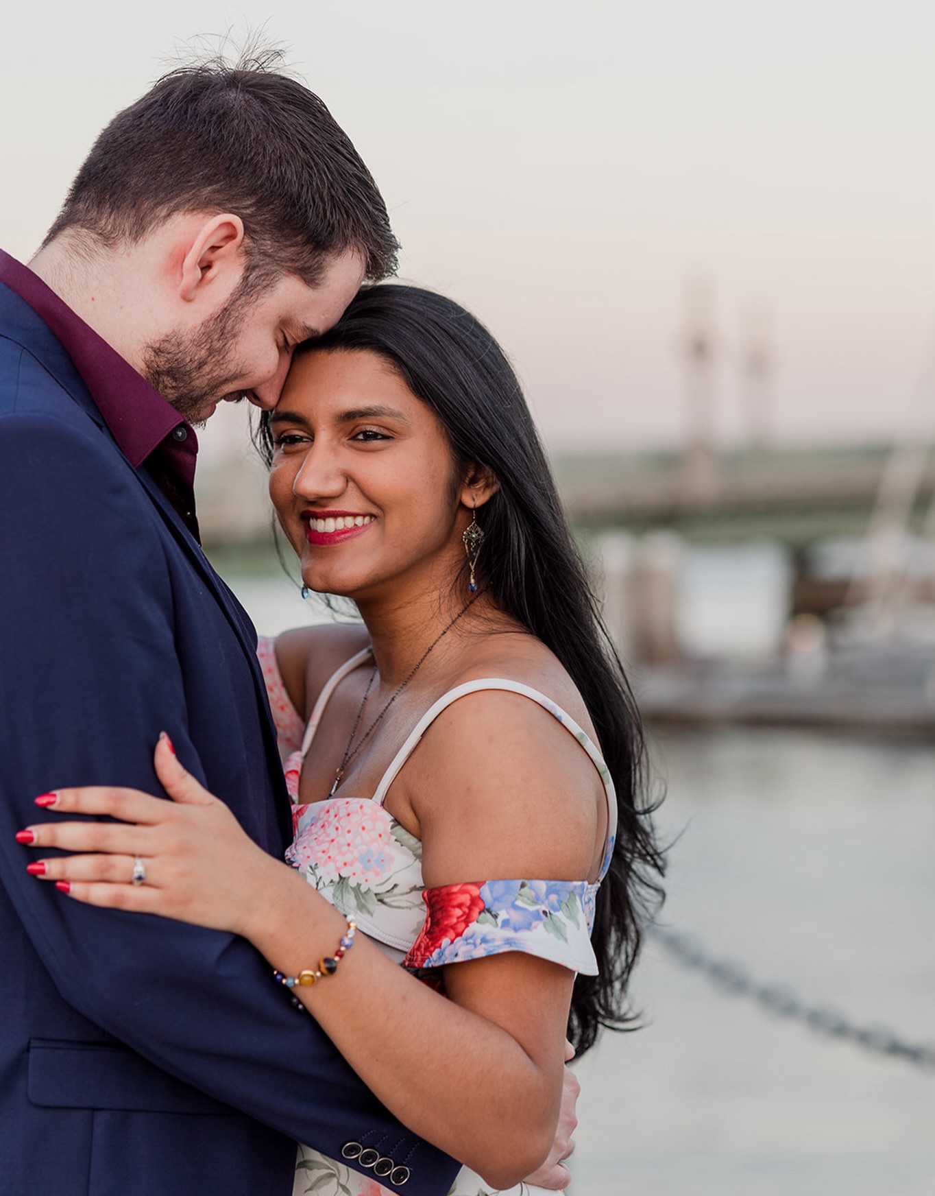 Big question: Are you team ‘Nervous before photos’ or ‘Born for the camera’? (Wanna know a secret? Everyone is the first one until we start!) 🤗